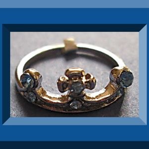 Silver Tone Crown Design Ring Size 8 With Crystals